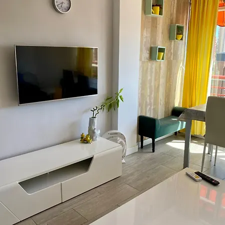 Sea View Apartments, * בנידורם